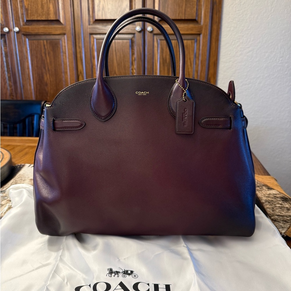 Coach Empire 40